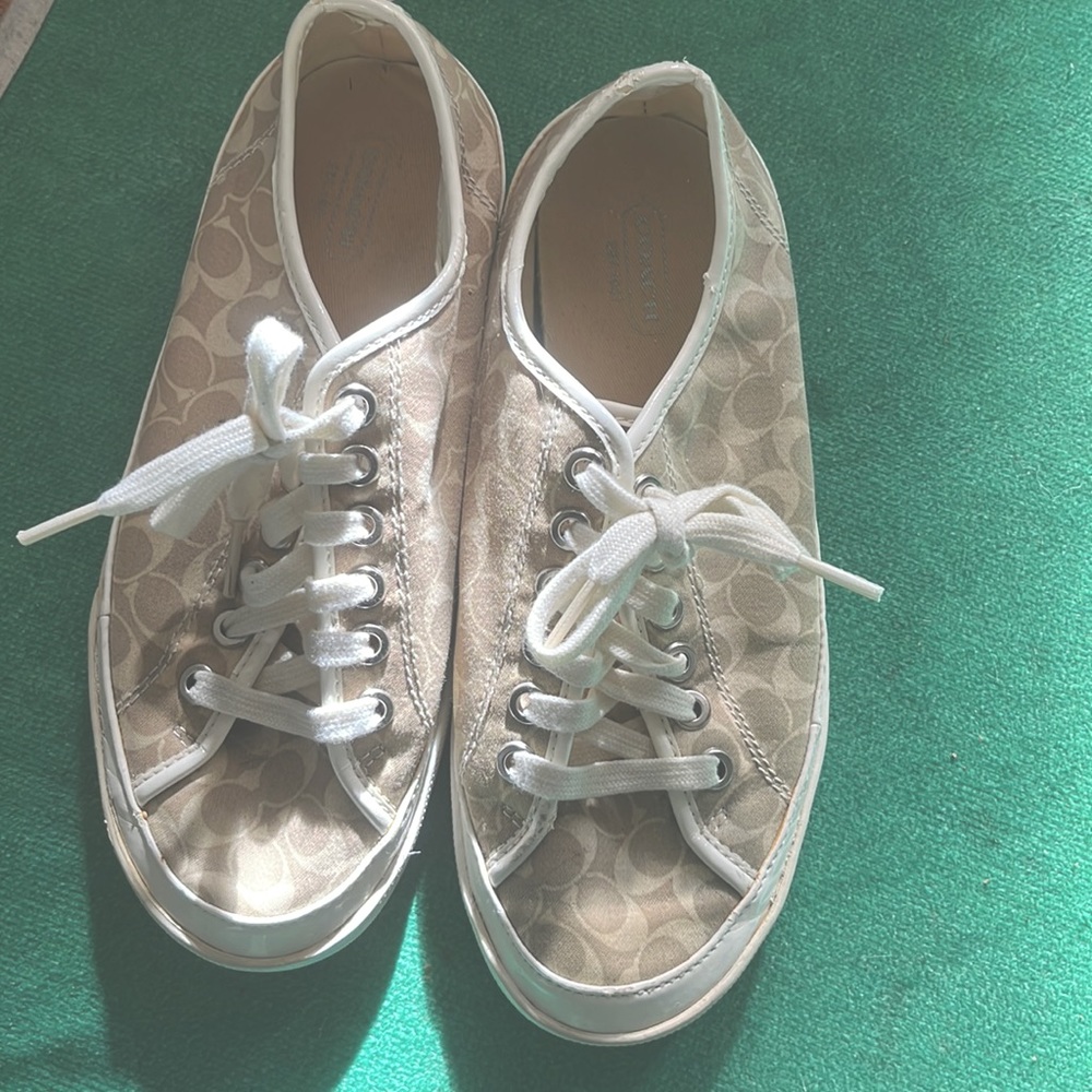 Coach logo sneaker tan white 7 canvas